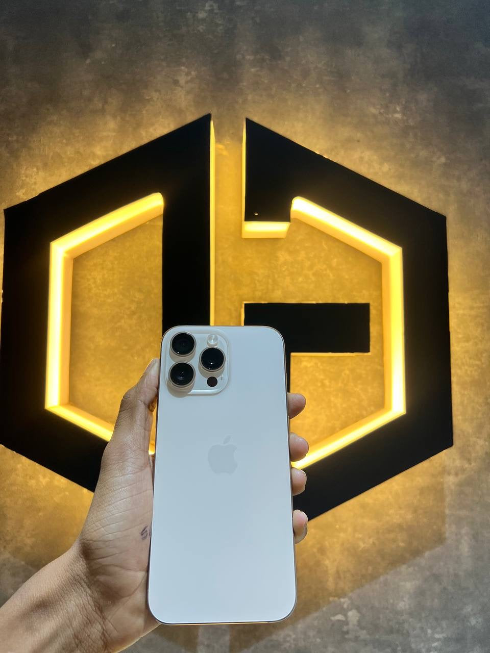 Apple iPhone 16 Pro Pro 256GB - DESERT TITANIUM - Code (29577)