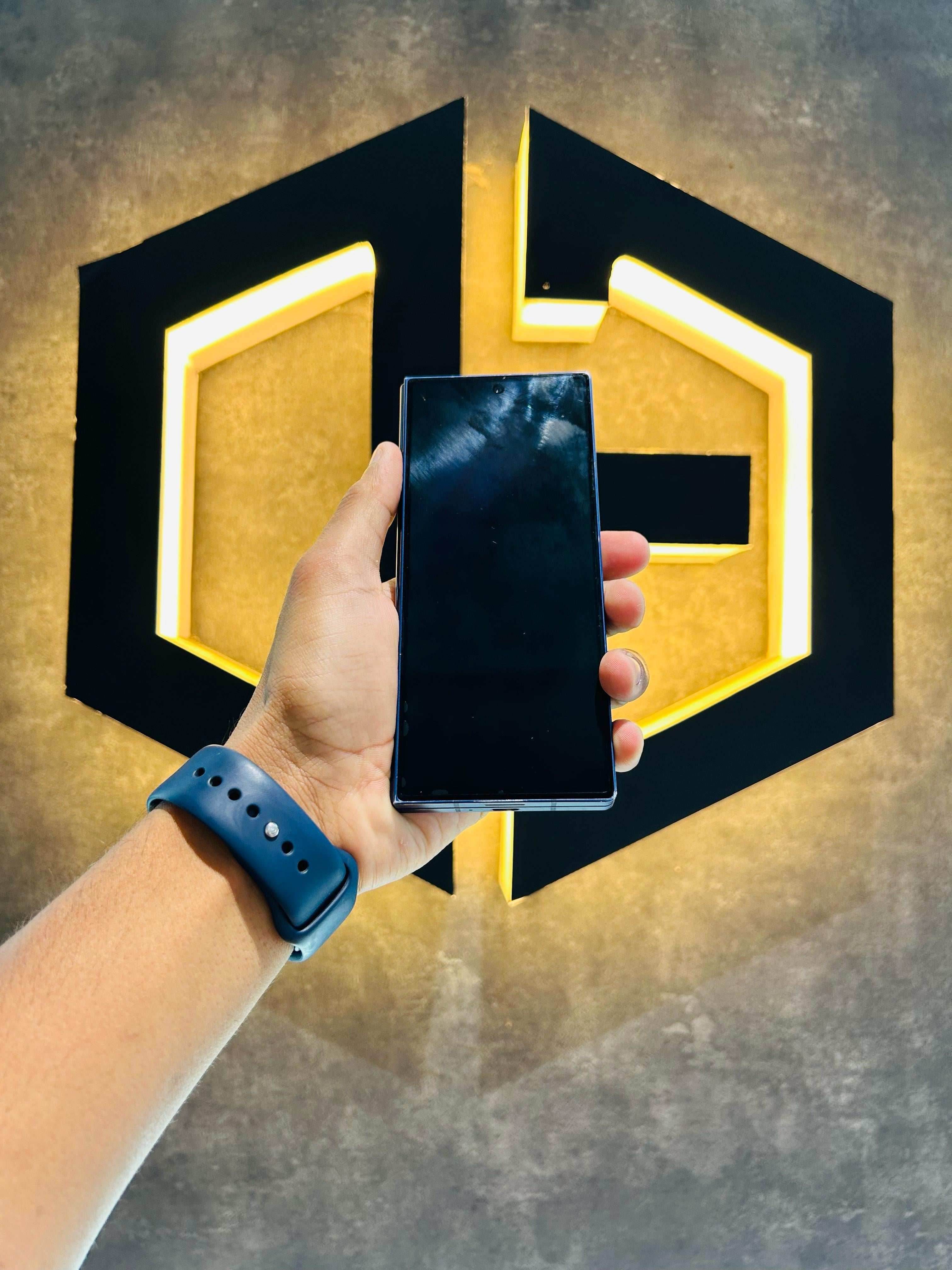 Samsung Z Fold 6 12+256GB - BLUE - Item Code (71567) - The Digital Hub