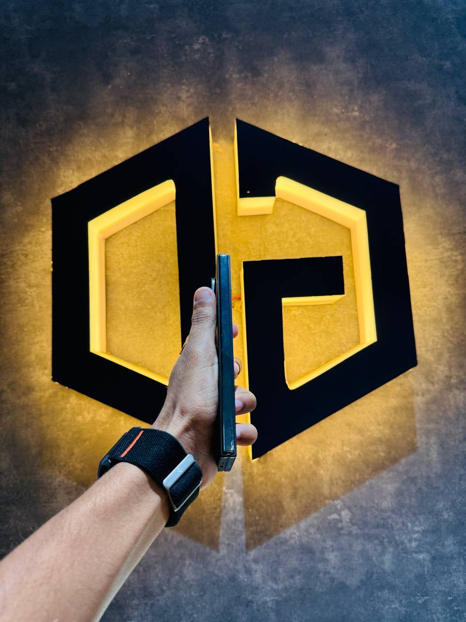 Google Pixel 9 Pro Fold 256GB - BLACK - Code (18426) - The Digital Hub