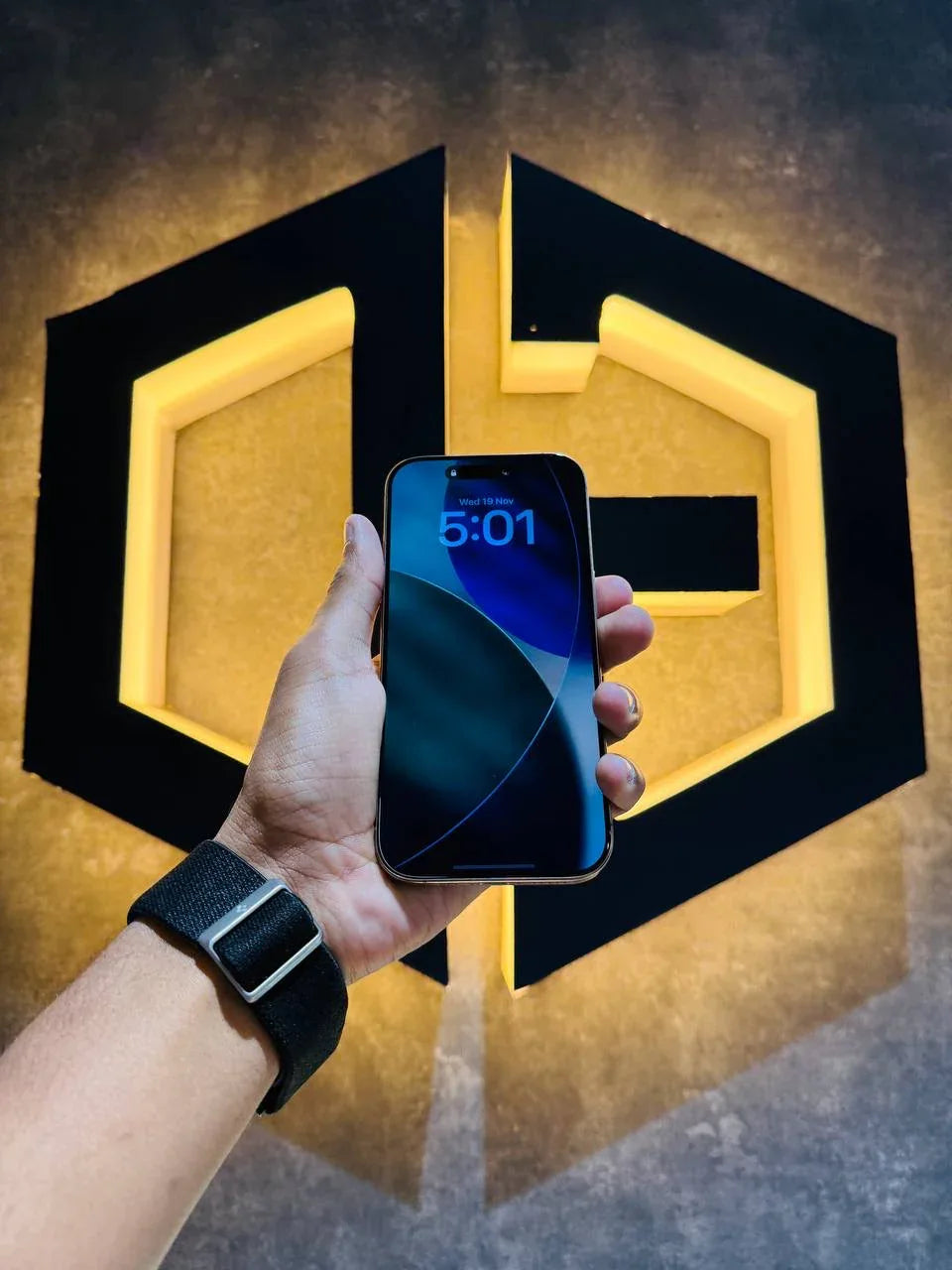 Apple iPhone 16 Pro 256GB - DESERT TITANIUM - Code (44387) - The Digital Hub