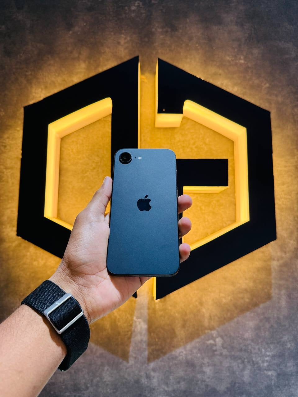 Apple iPhone 16E 128GB - BLACK - Code (14403) - The Digital Hub