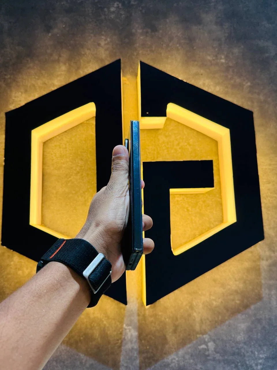 Google Pixel 9 Pro Fold 256GB - BLACK - Code (78321) - The Digital Hub