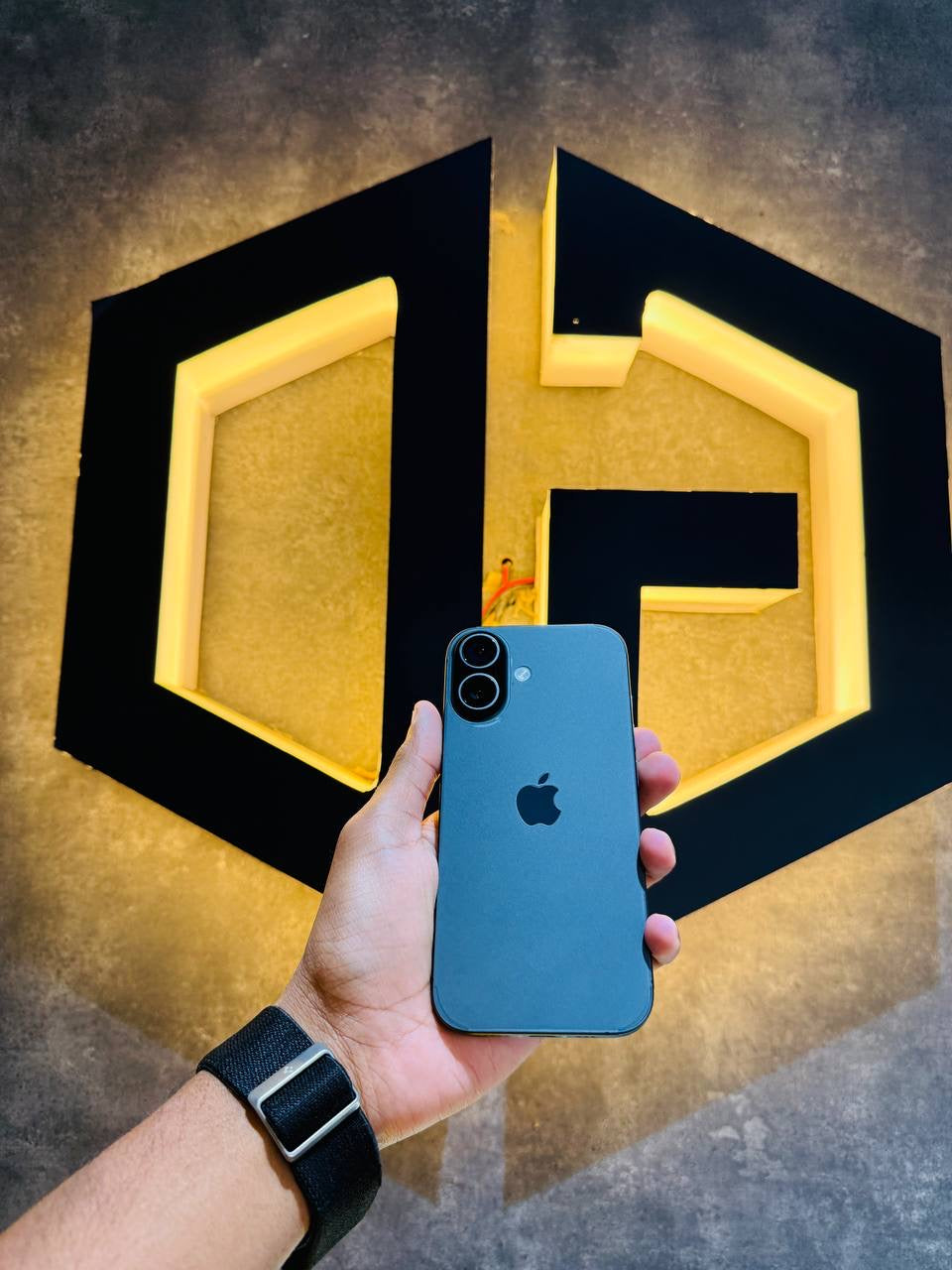 Apple iPhone 17 256GB - BLACK - Code (94209)