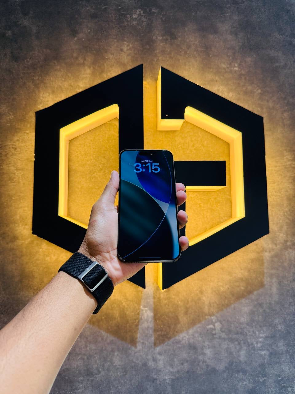 Apple iPhone 15 Pro Max 512GB - BLUE - Code (86040) - The Digital Hub