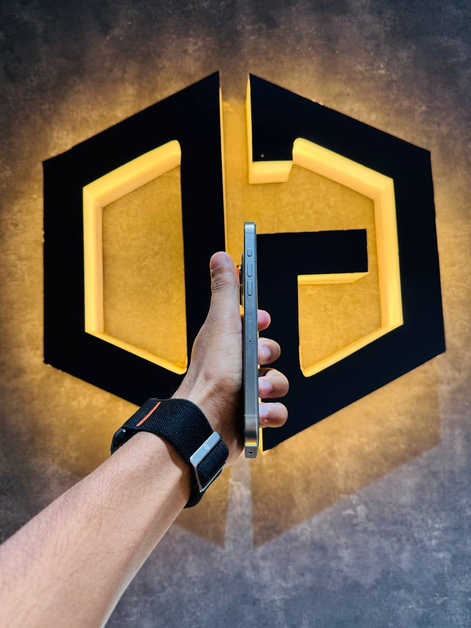 Apple iPhone 15 Pro Max 512GB - NATURAL TITANIUM - Code (79639) - The Digital Hub