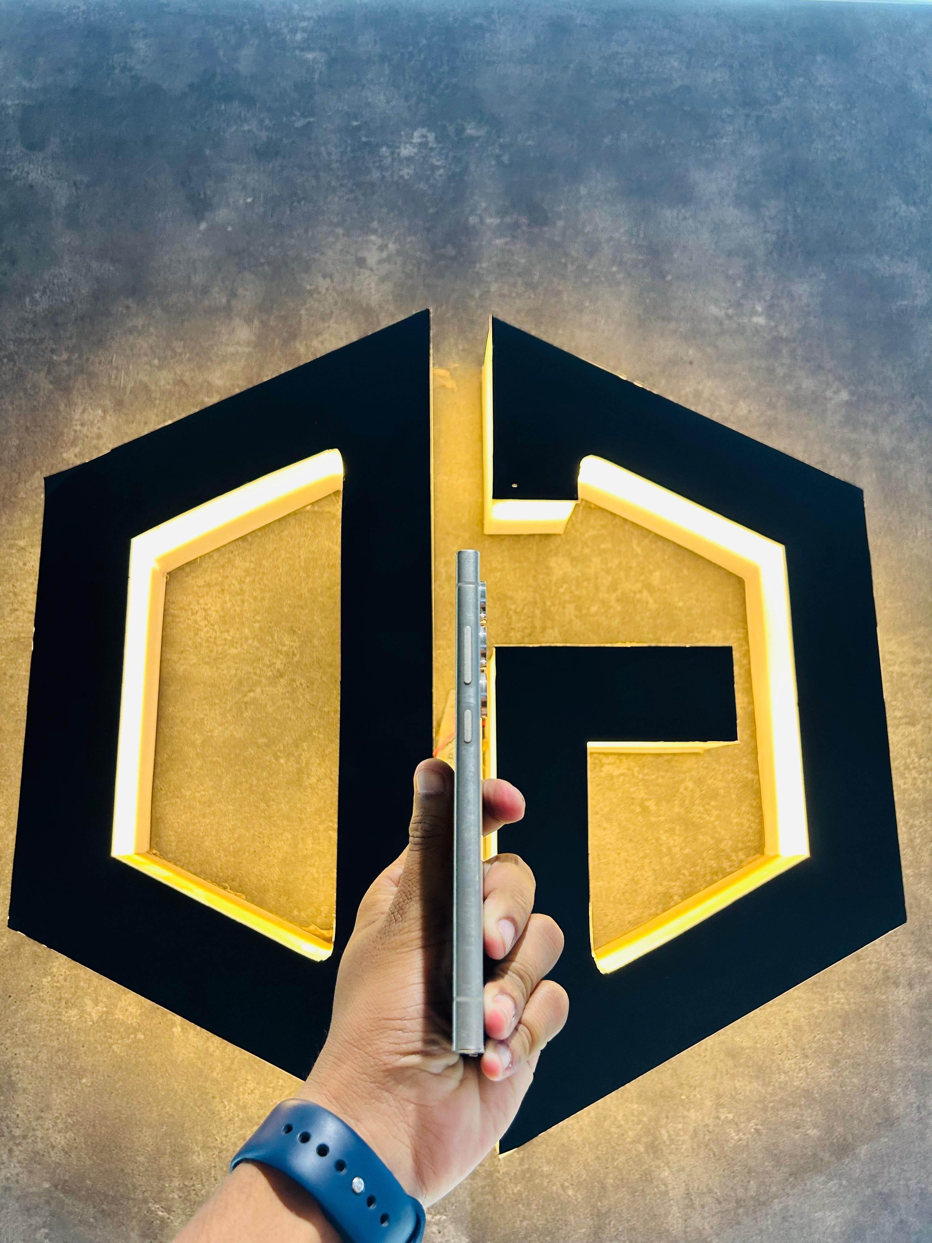 Samsung S24 Ultra 12+256GB - VIOLET TITANIUM - Code (87360) - The Digital Hub