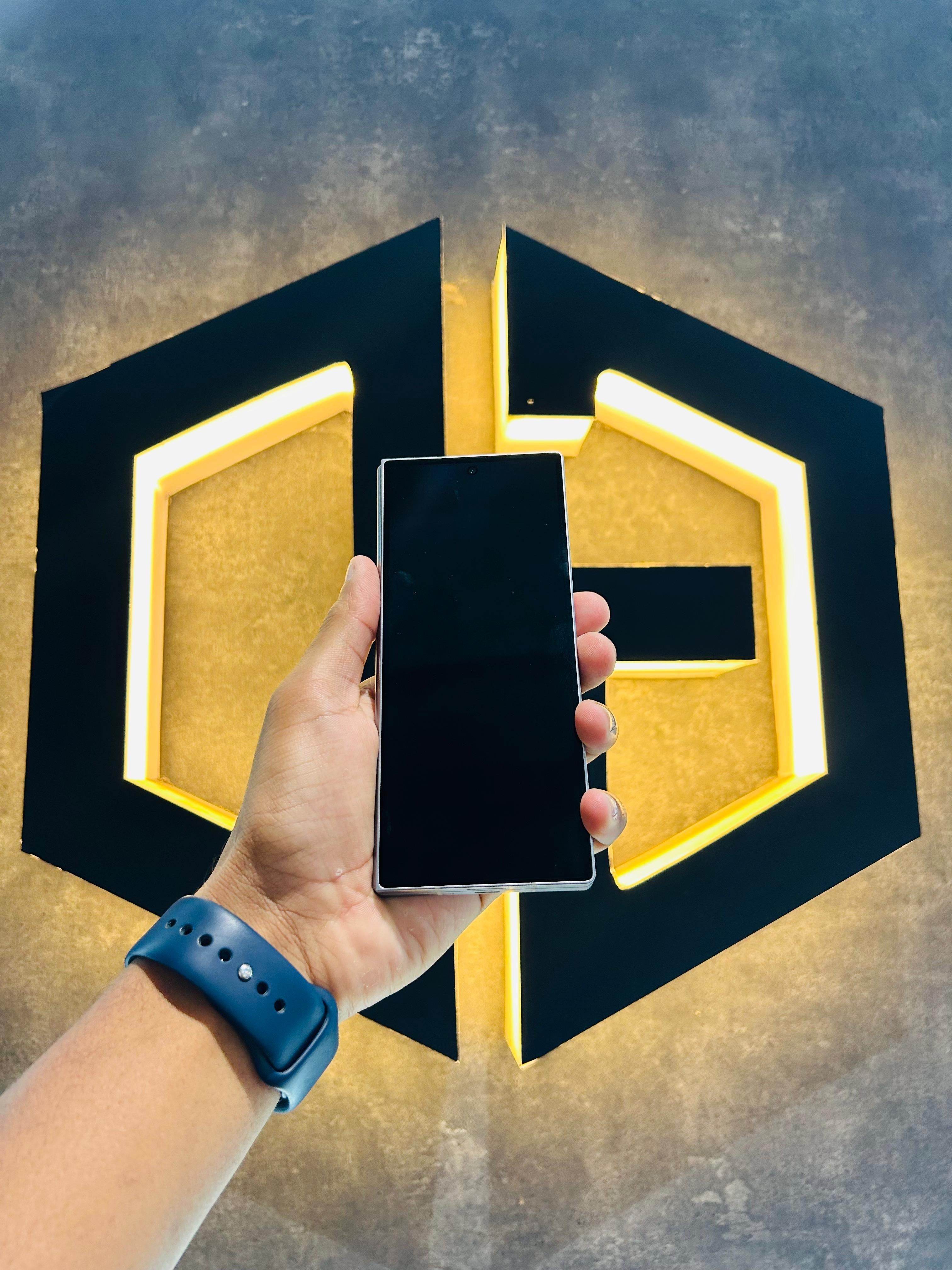 Samsung Z Fold 6 12+256GB - SILVER - Item Code (04688) - The Digital Hub