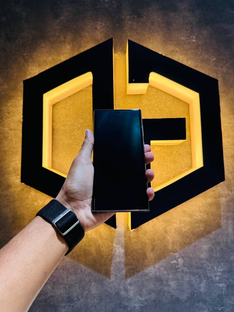 Samsung S22 Ultra 12+256GB - BURGUNDY - Code (82711) - The Digital Hub