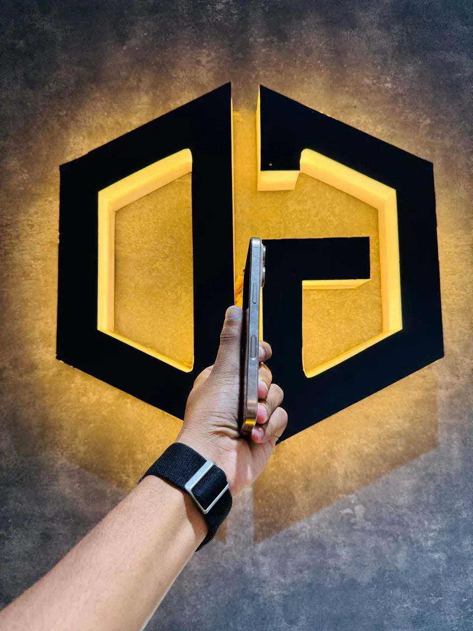 Apple iPhone 16 Pro 512GB - DESERT TITANIUM - Code (79561) - The Digital Hub