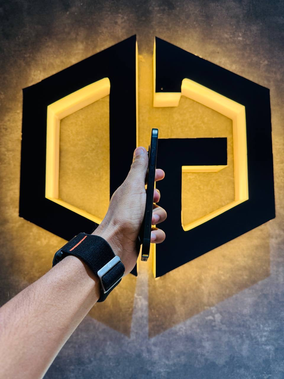 Apple iPhone 15 128GB - BLACK - Code (71782) - The Digital Hub