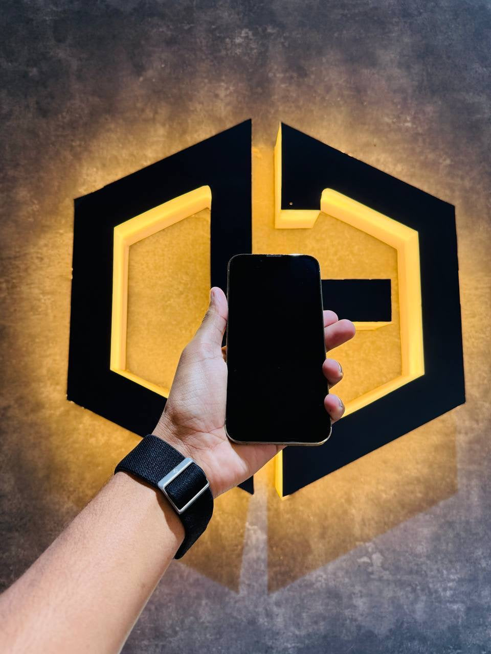 Apple iPhone 13 Pro 256GB - GOLD - Code (71893) - The Digital Hub