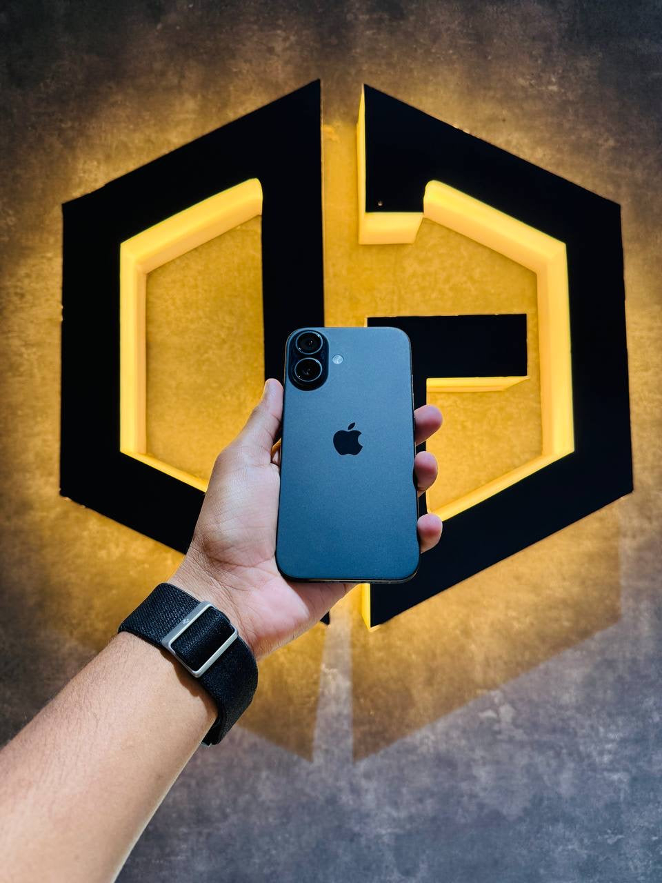 Apple iPhone 16 128GB - BLACK - Code (86937) - The Digital Hub