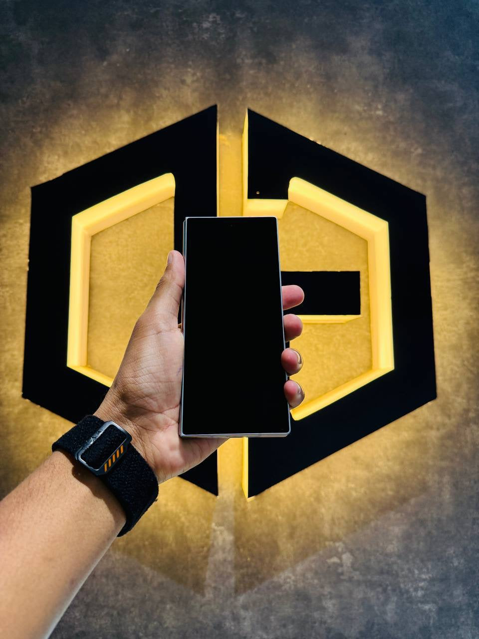 Samsung Z Fold 6 12+256GB - SILVER - Code (29216) - The Digital Hub