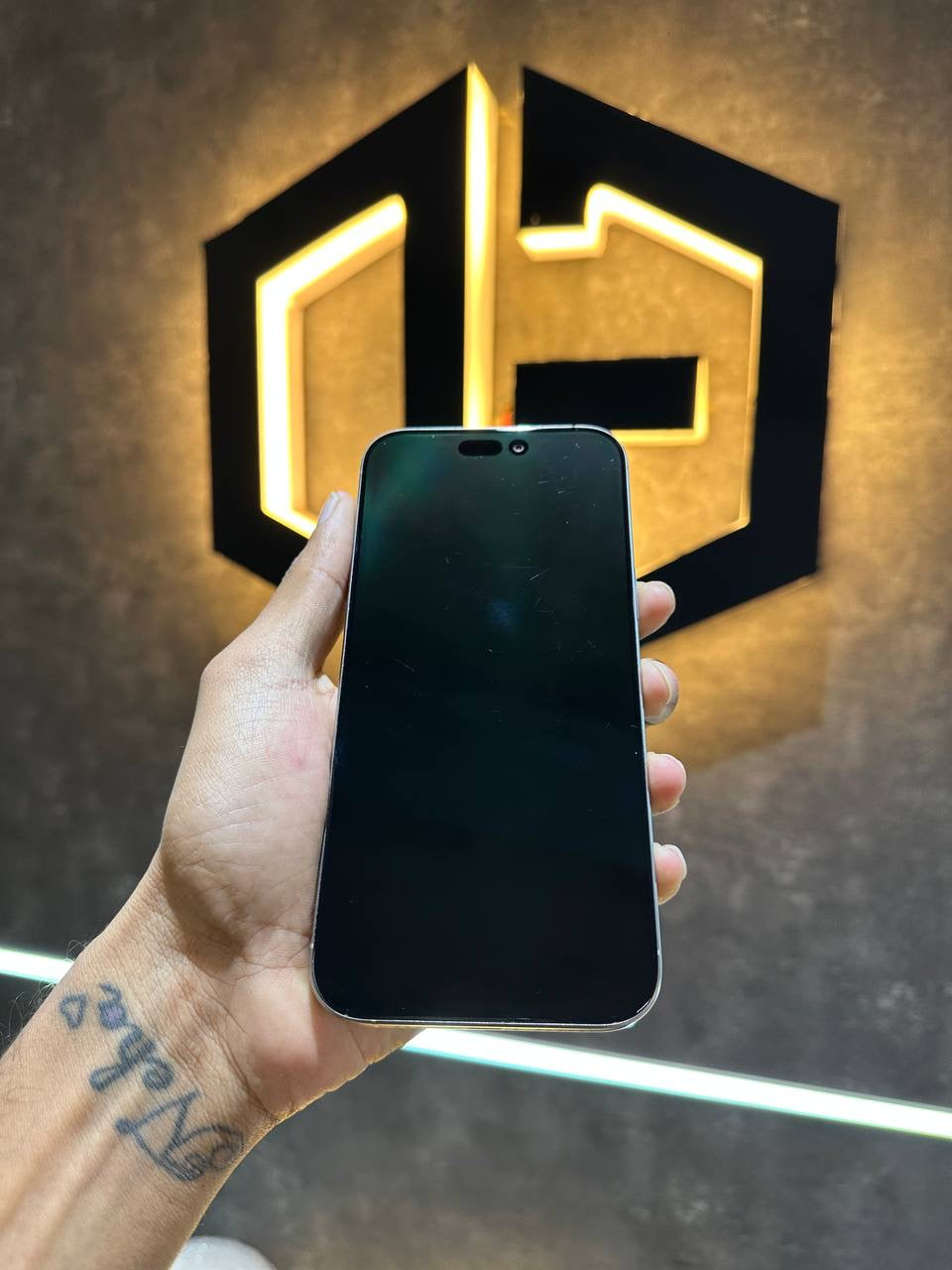 Apple iPhone 16 Pro Max 256GB - NATURAL TITANIUM - Code (40620) - The Digital Hub