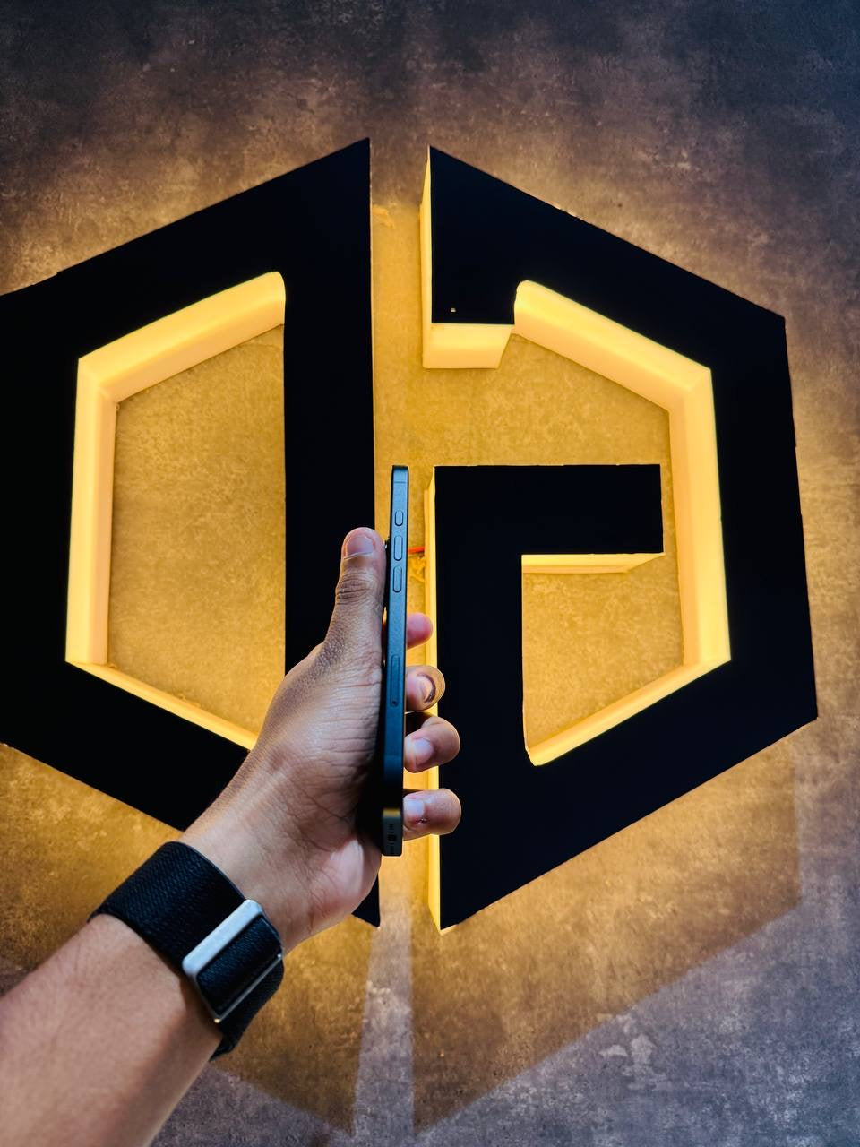 Apple iPhone 16 256GB - BLACK - Code (73497)