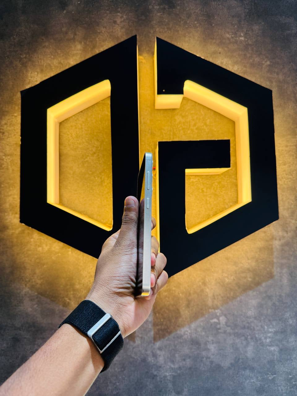 Samsung S24 8+256GB - YELLOW - Code (29639) - The Digital Hub