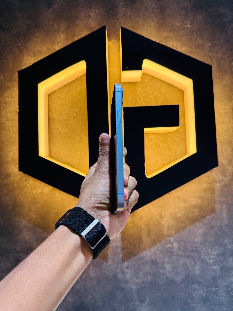 Apple iPhone 14 Plus 256GB - BLUE - Code (00776) - The Digital Hub