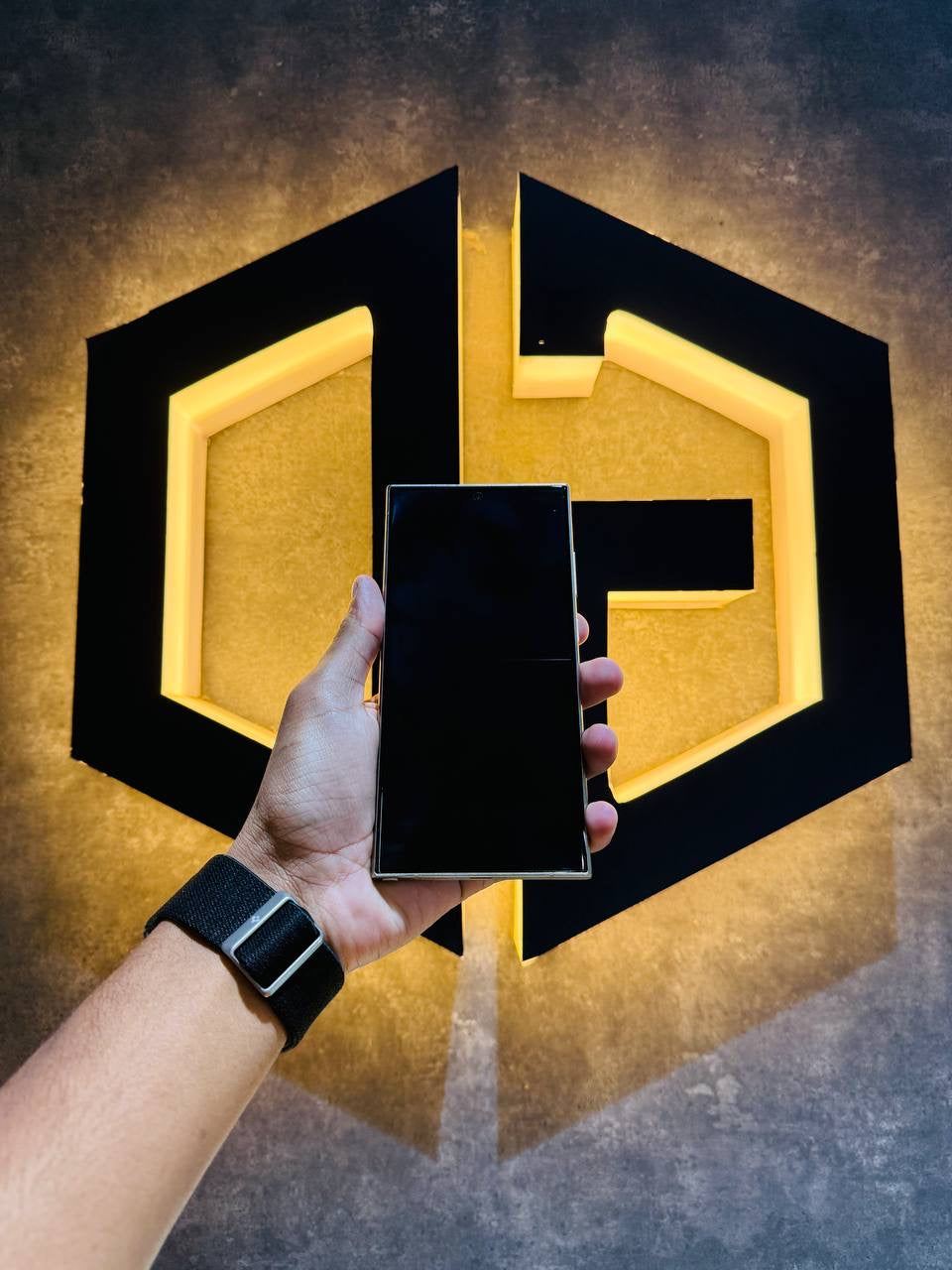 Samsung S24 Ultra 12+512GB - GRAY TITANIUM - Code (73671) - The Digital Hub