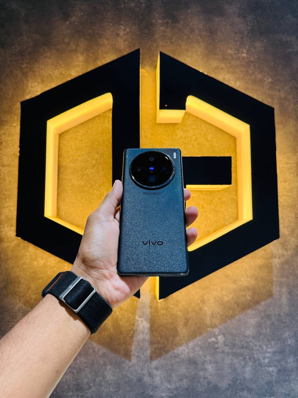 Vivo X100 12+256GB - BLACK - Code (53552) - The Digital Hub