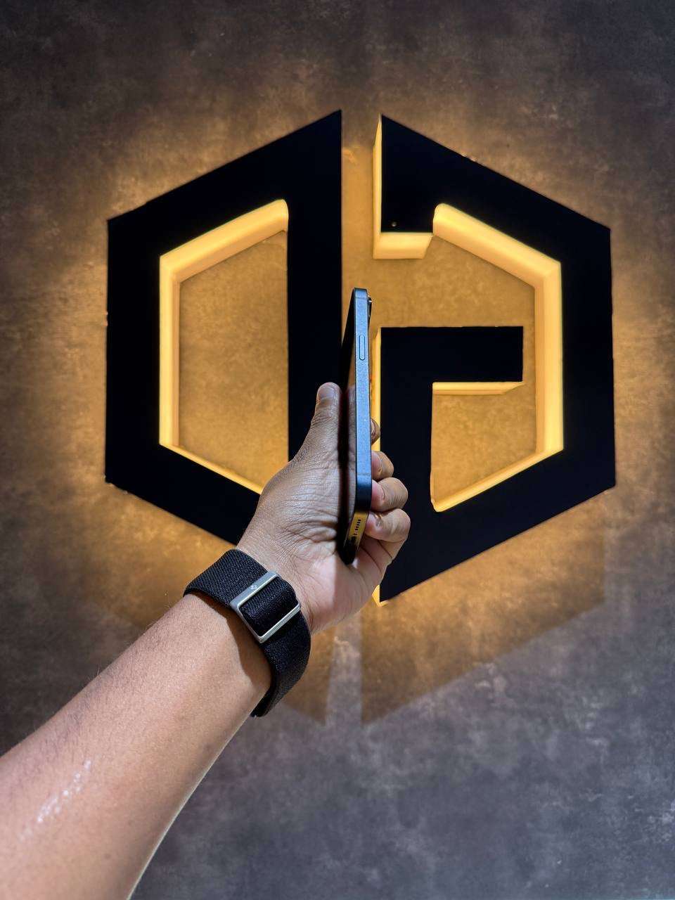 Apple iPhone 14 128GB - BLACK - Code (81323) - The Digital Hub