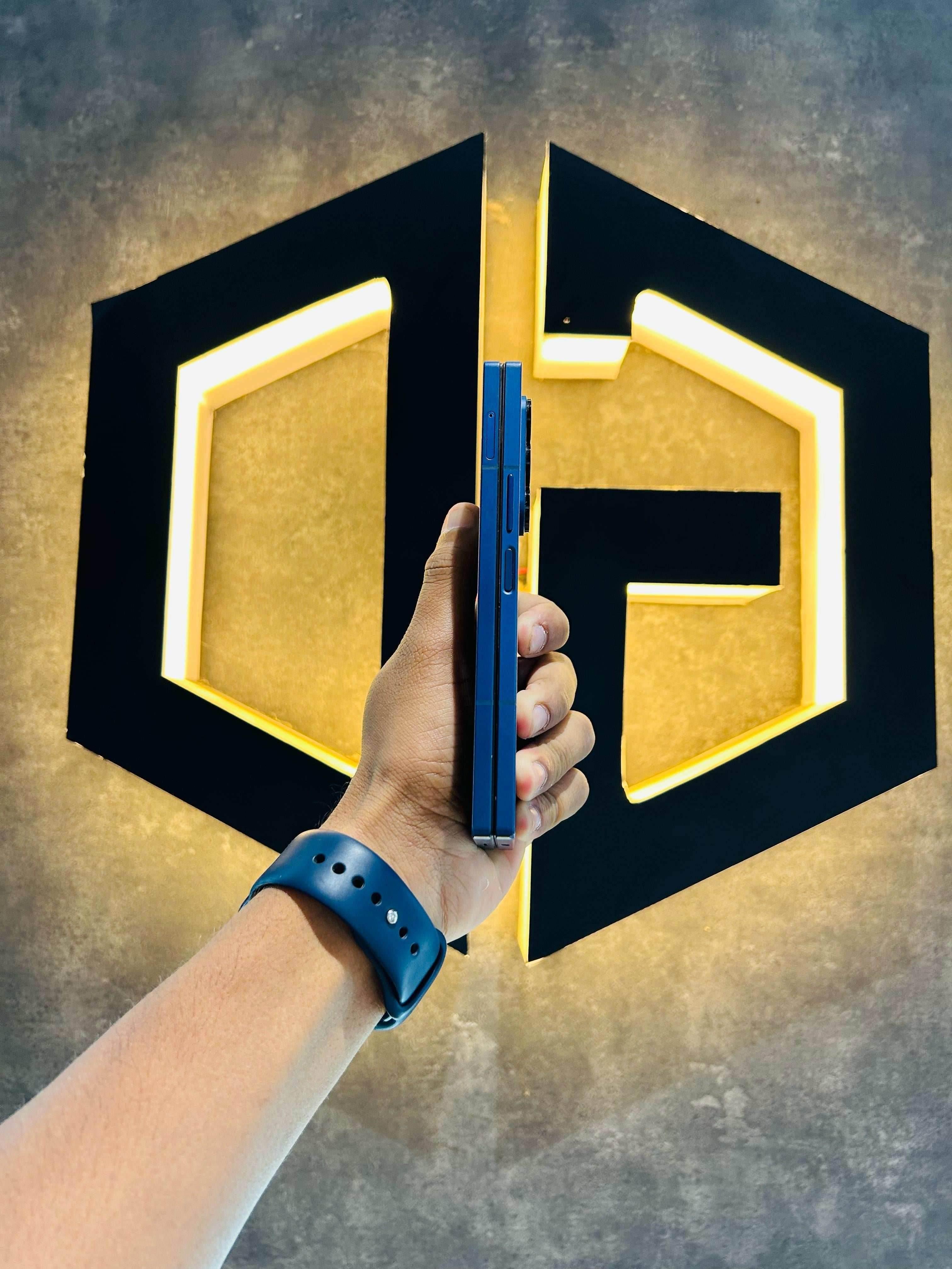 Samsung Z Fold 6 12+256Gb - Blue - Item Code (71567) - The Digital Hub