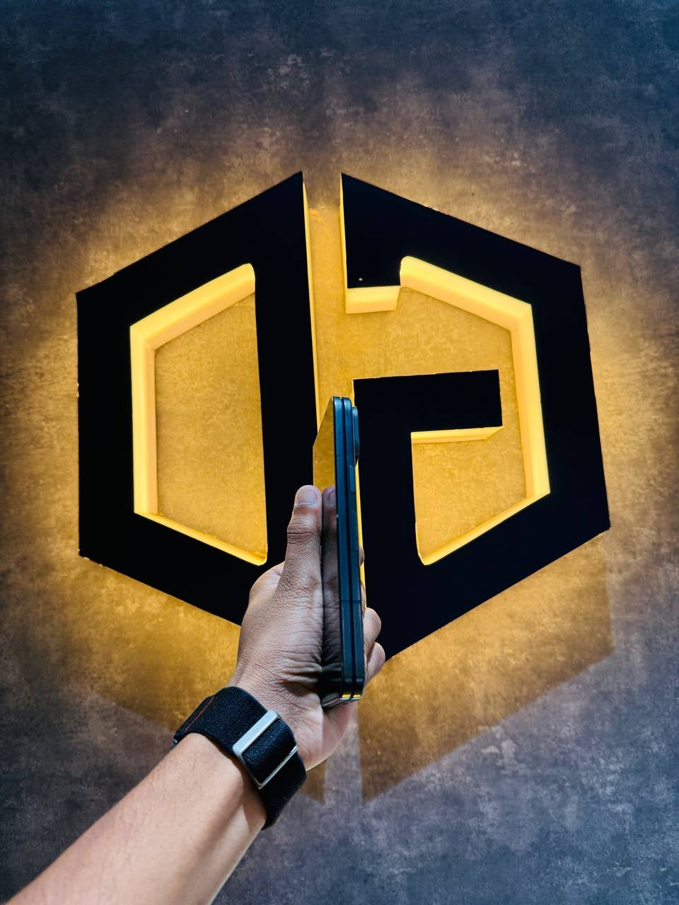 Google Pixel 9 Pro Fold 256GB - BLACK - Code (18426) - The Digital Hub