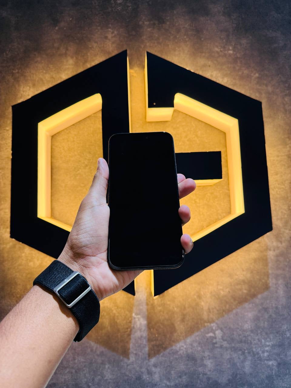 Apple iPhone 15 Plus 128GB - BLACK - Code (58050) - The Digital Hub