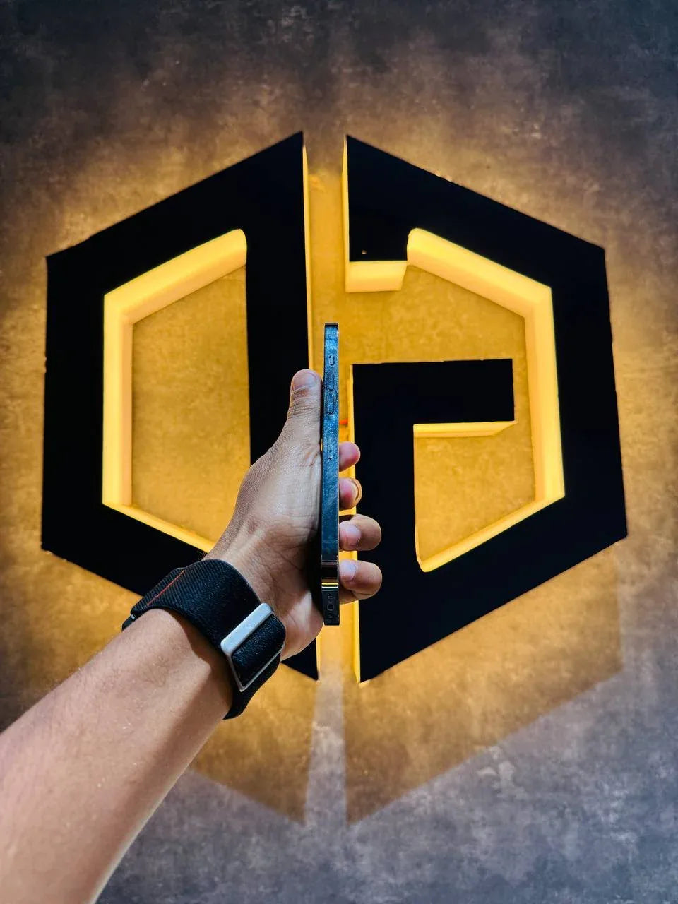 Apple iPhone 13 Pro 256GB - BLACK - Code (33217) - The Digital Hub