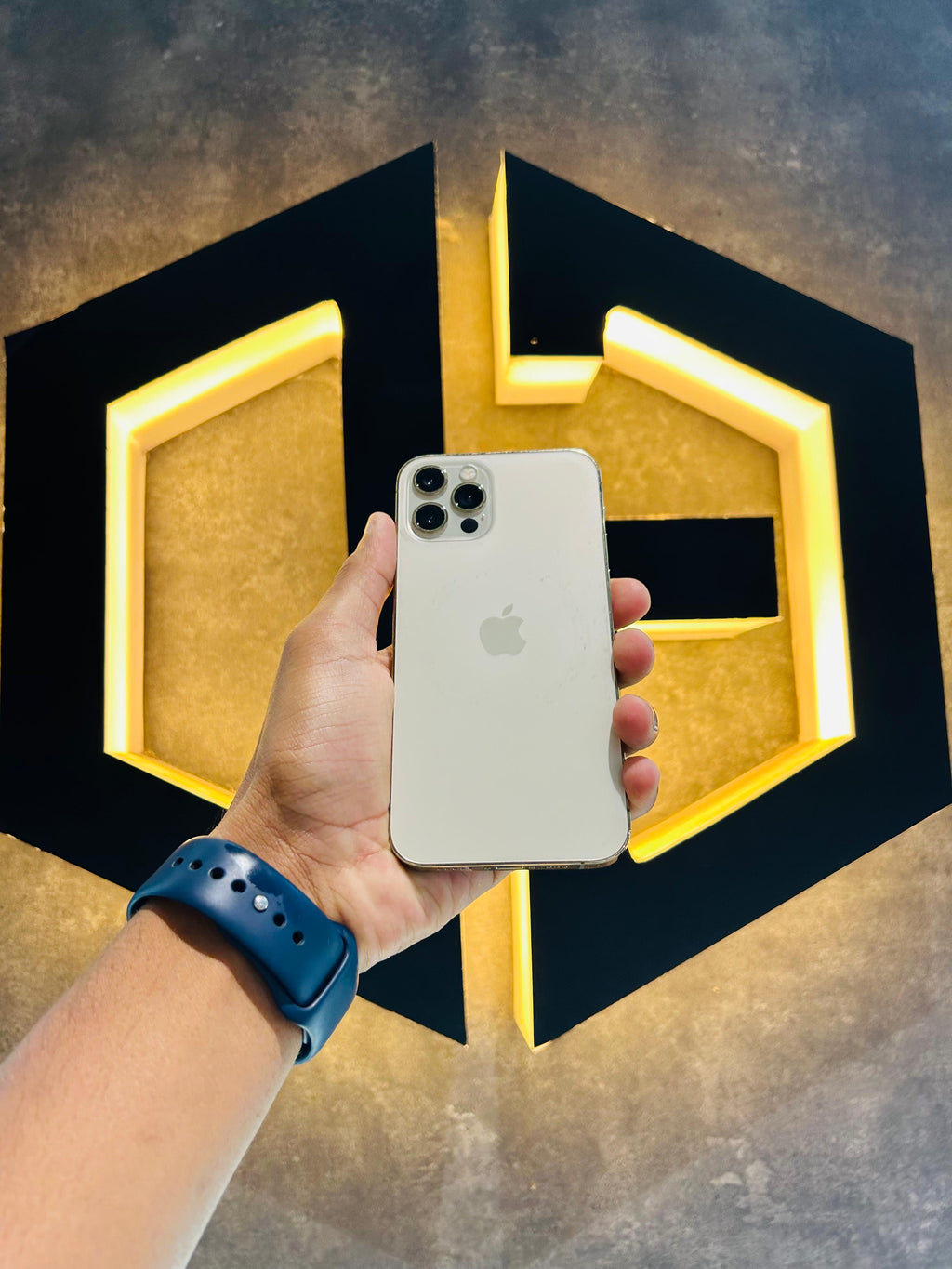 Apple iPhone 12 Pro 256GB - GOLD - Item Code (74361)