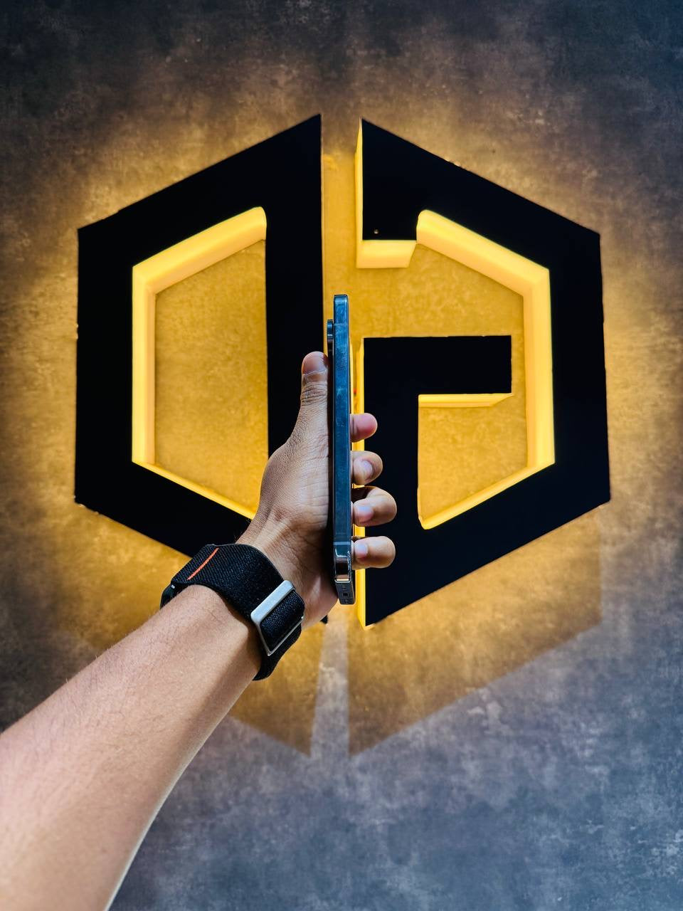 Google Pixel 10 Pro XL 256GB - MOONSTONE - Code (15201) - The Digital Hub