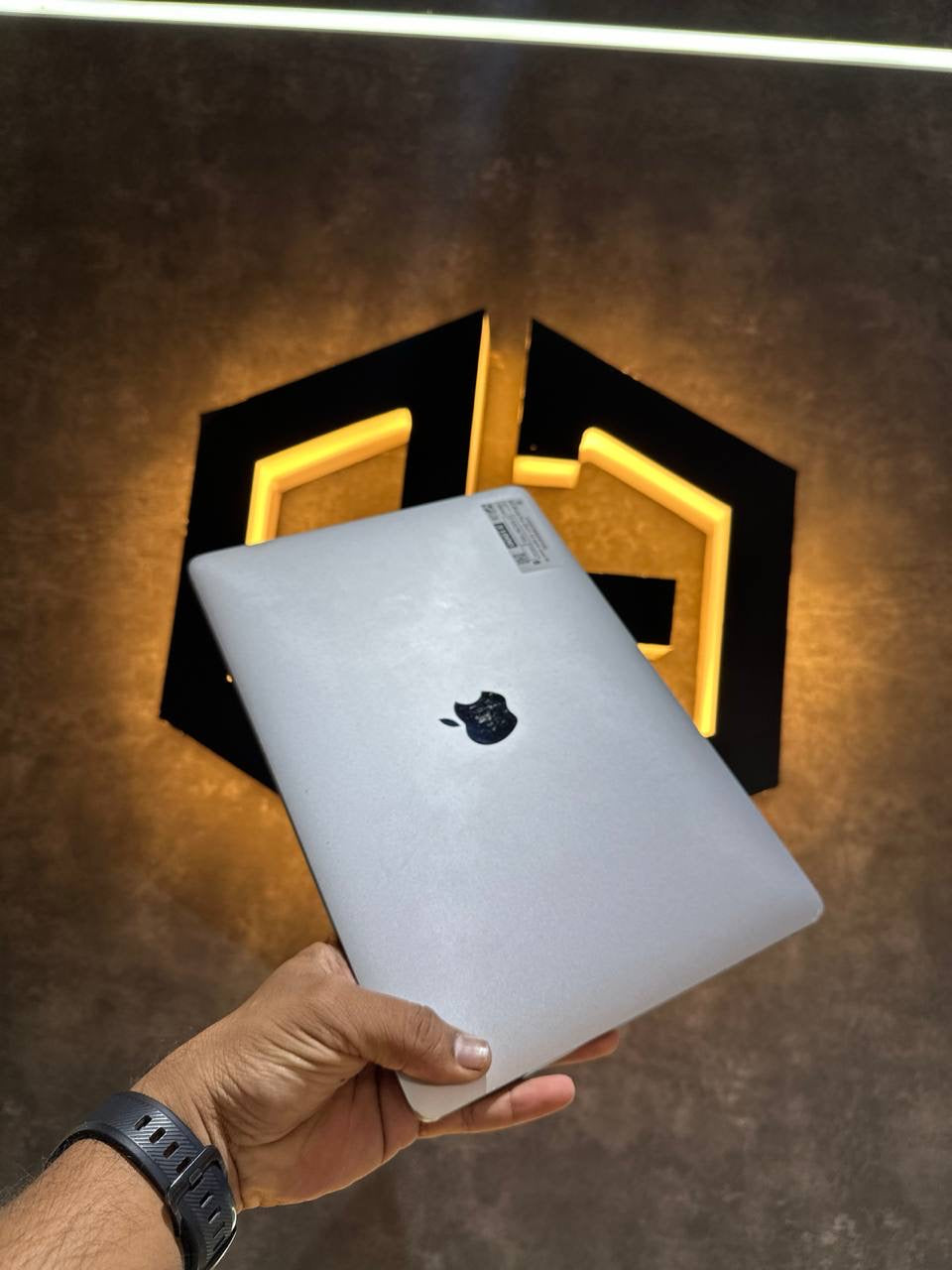 Apple MacBook Pro 2017 13 Inch I5 8+256GB - SILVER - Code (HHV2L) - The Digital Hub