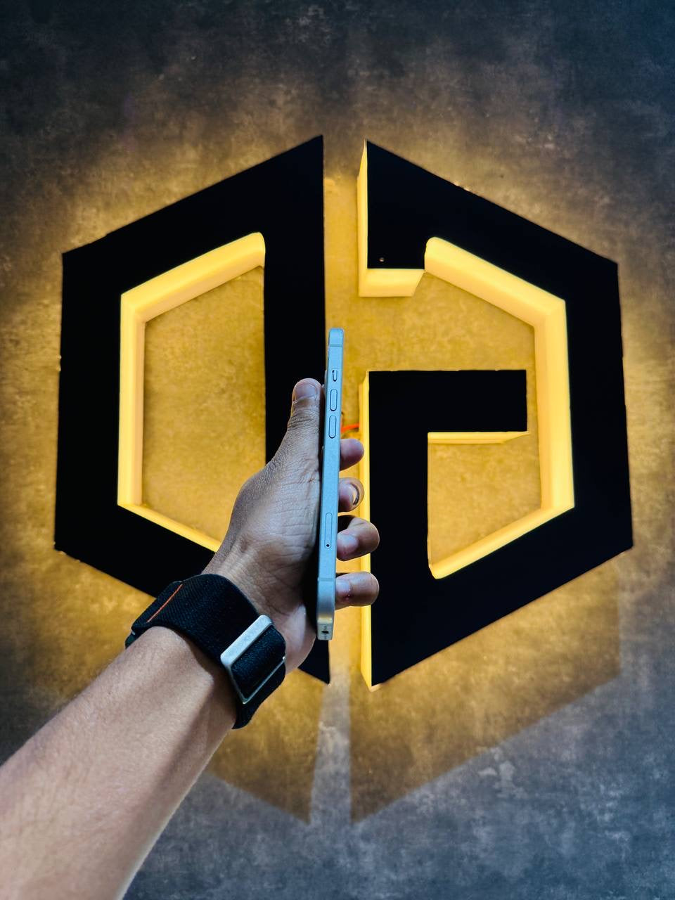 Apple iPhone 15 128GB - BLUE - Code (29420) - The Digital Hub