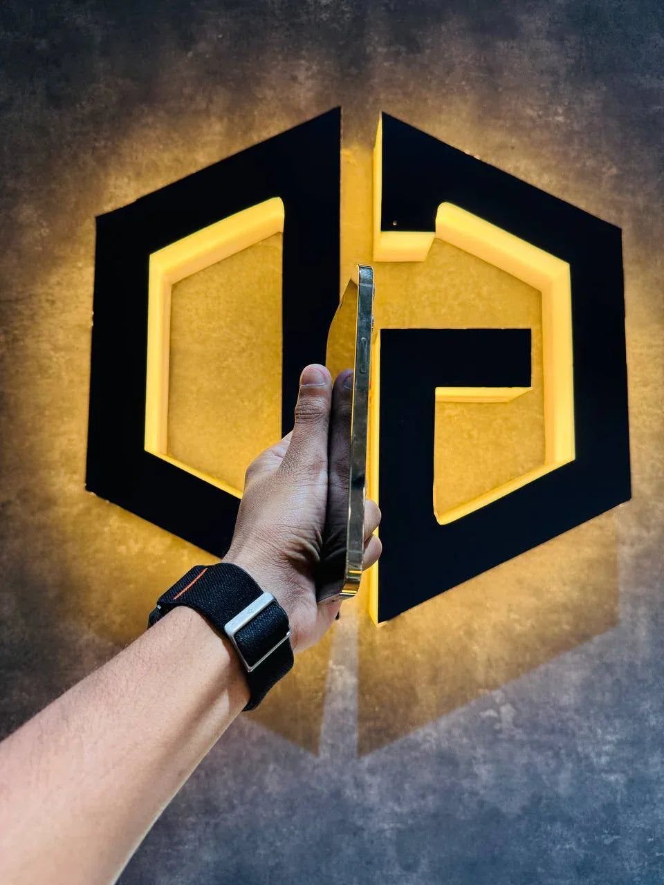 Apple iPhone 12 Pro Max 256GB - GOLD - Code (75129) - The Digital Hub