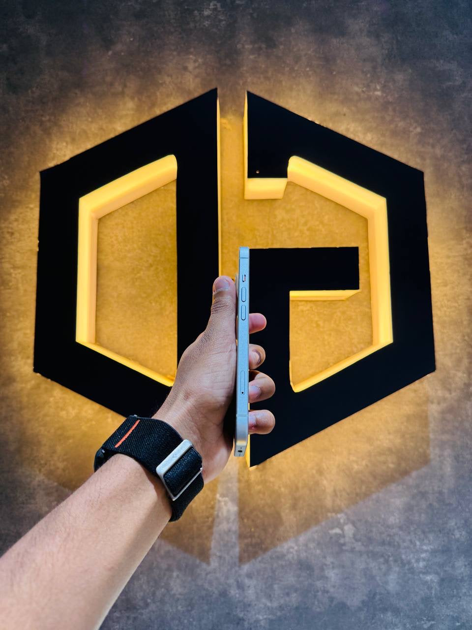 Apple iPhone 15 256GB - BLUE - Code (23696) - The Digital Hub