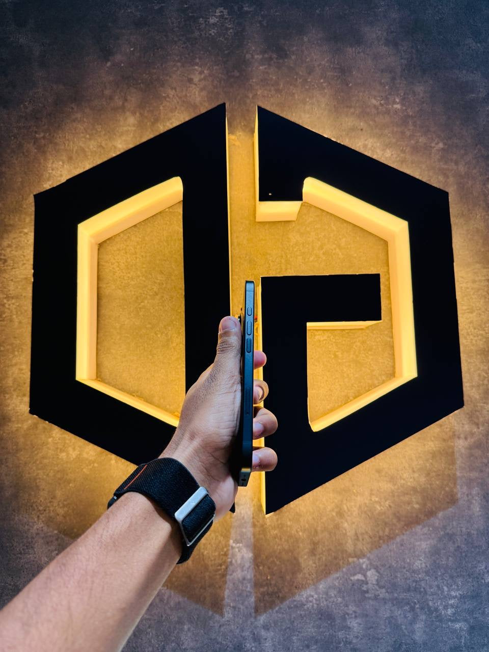 Apple iPhone 16 128GB - BLACK - Code (92585) - The Digital Hub