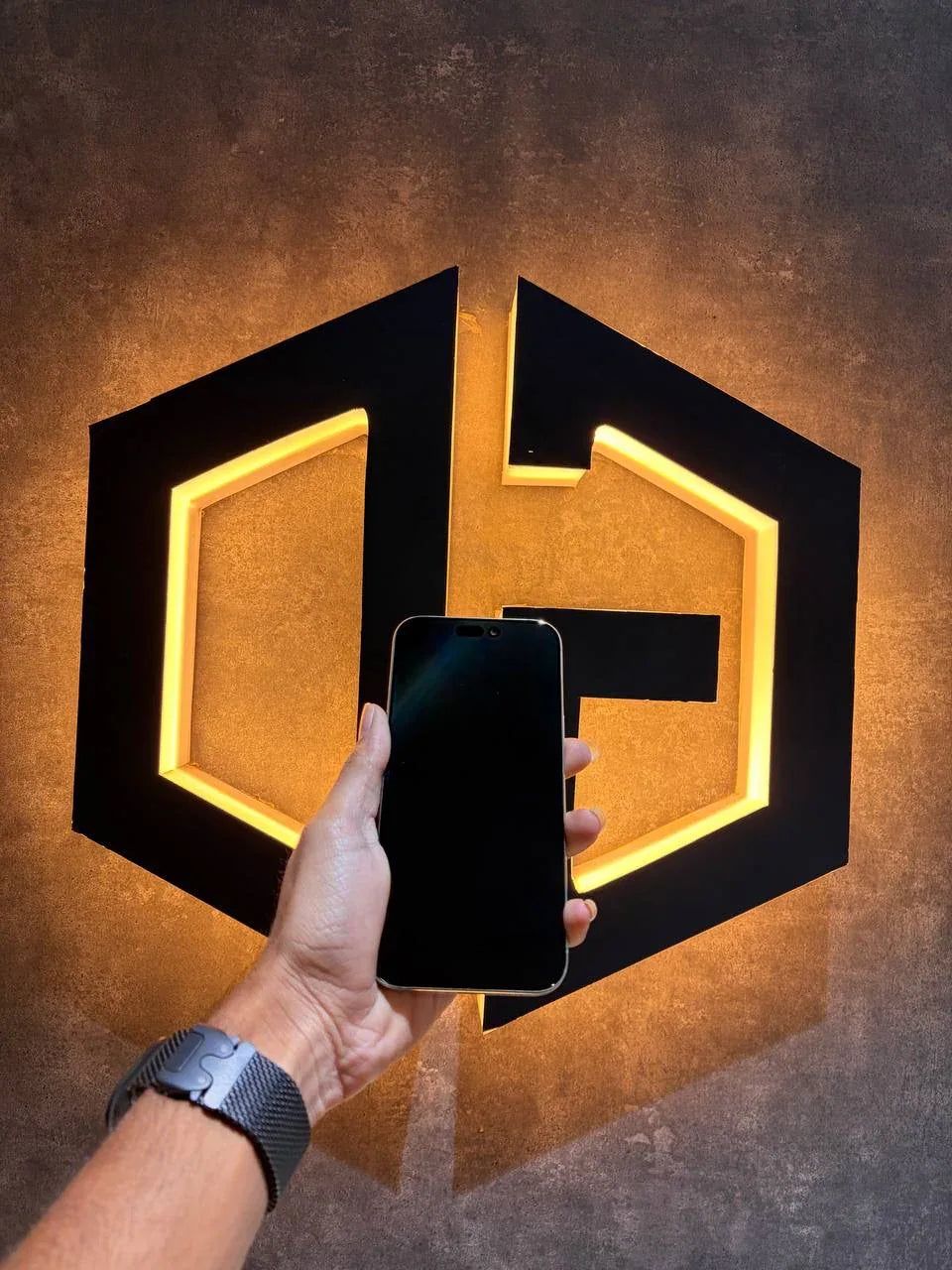 Apple iPhone 16 Pro Max 256GB - NATURAL TITANIUM - Code (90416) - The Digital Hub