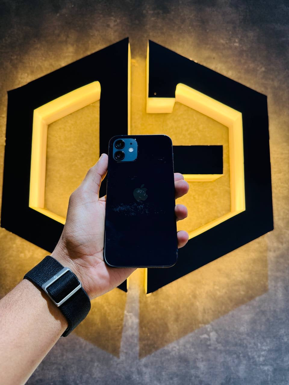 Apple iPhone 12 64GB - BLACK - Code (78256) - The Digital Hub