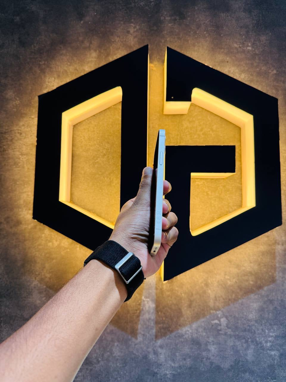 Apple iPhone 12 64GB - WHITE - Code (39276) - The Digital Hub