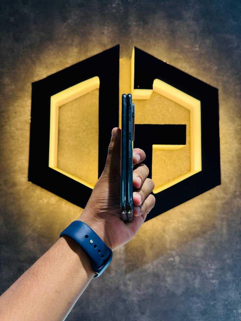 Google Pixel Fold 256GB - BLACK - Code (84302) - The Digital Hub