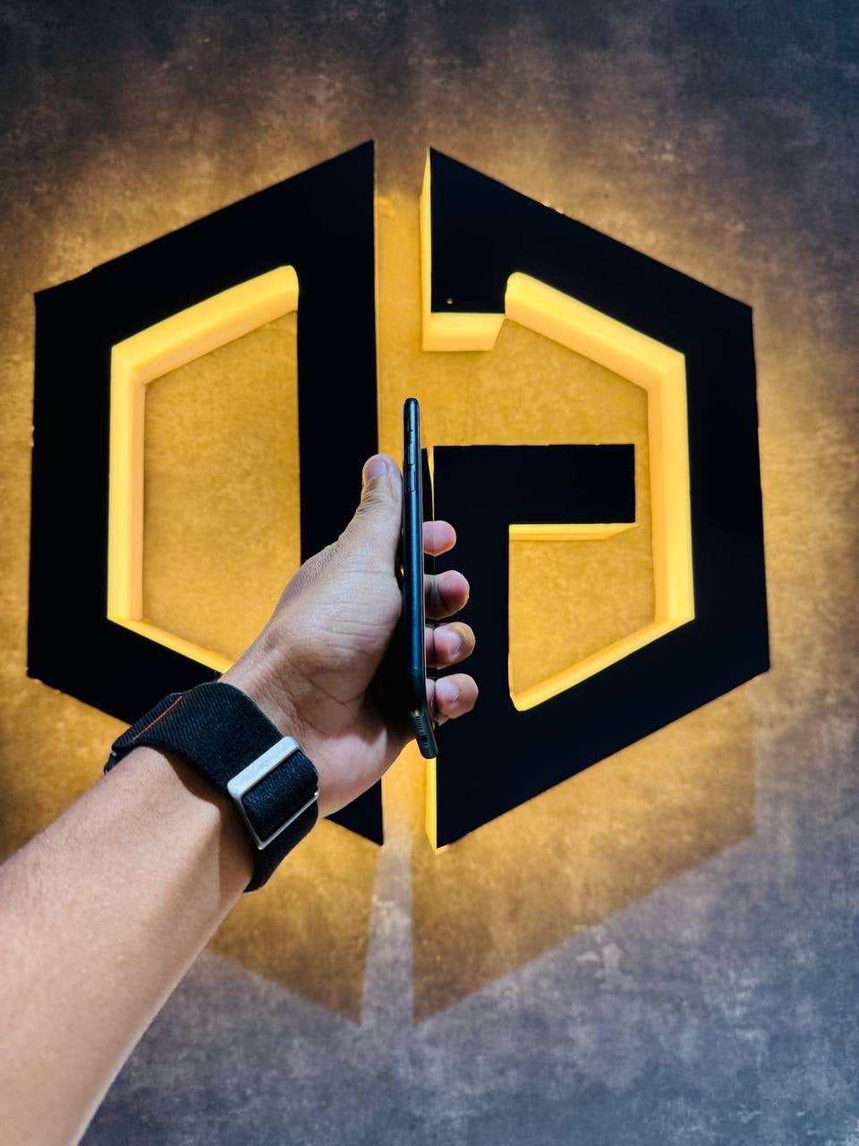 Apple iPhone SE 3RD Gen 64GB - BLACK - Code (96071) - The Digital Hub