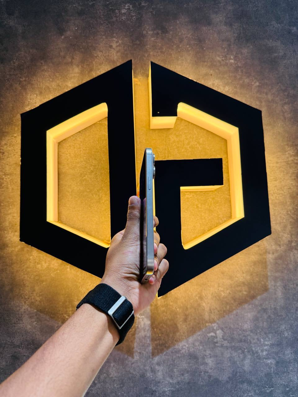 Apple iPhone 15 Pro Max 256GB - NATURAL TITANIUM - Code (14348) - The Digital Hub