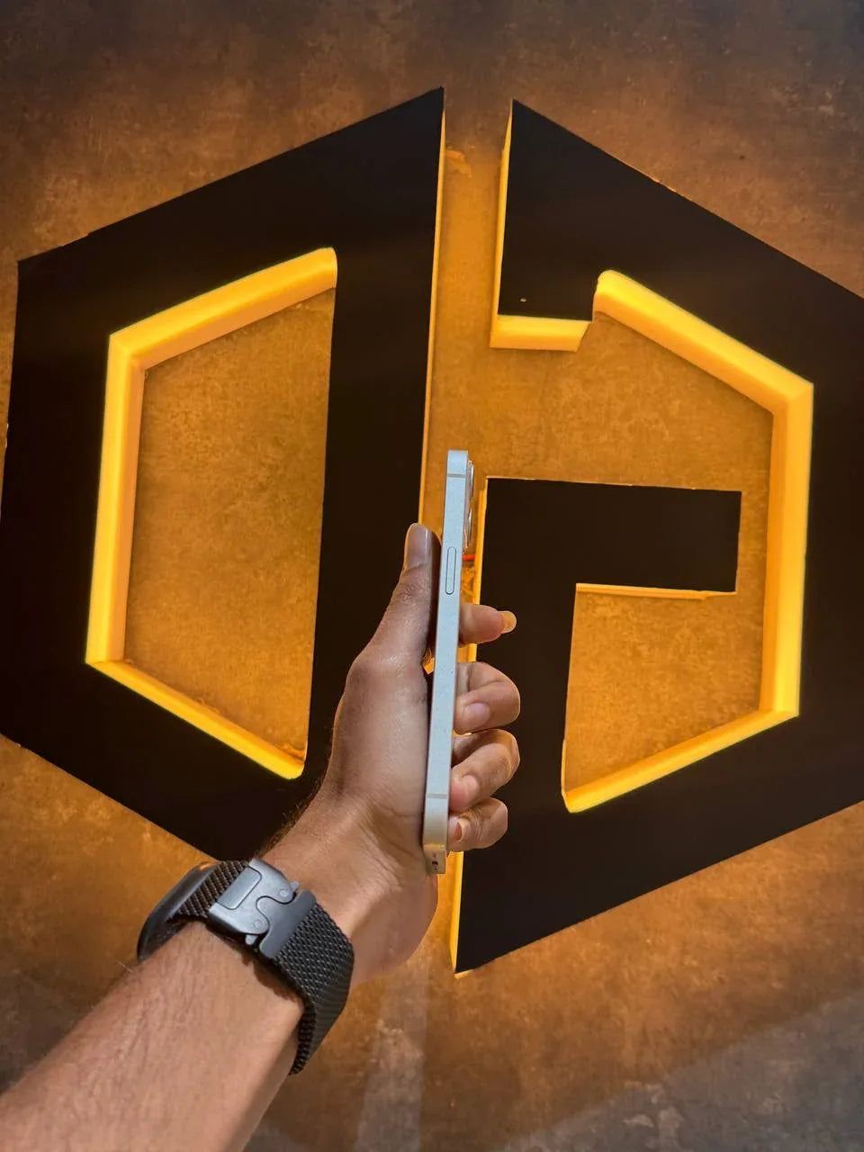 Apple iPhone 13 128GB - WHITE - Code (79947) - The Digital Hub