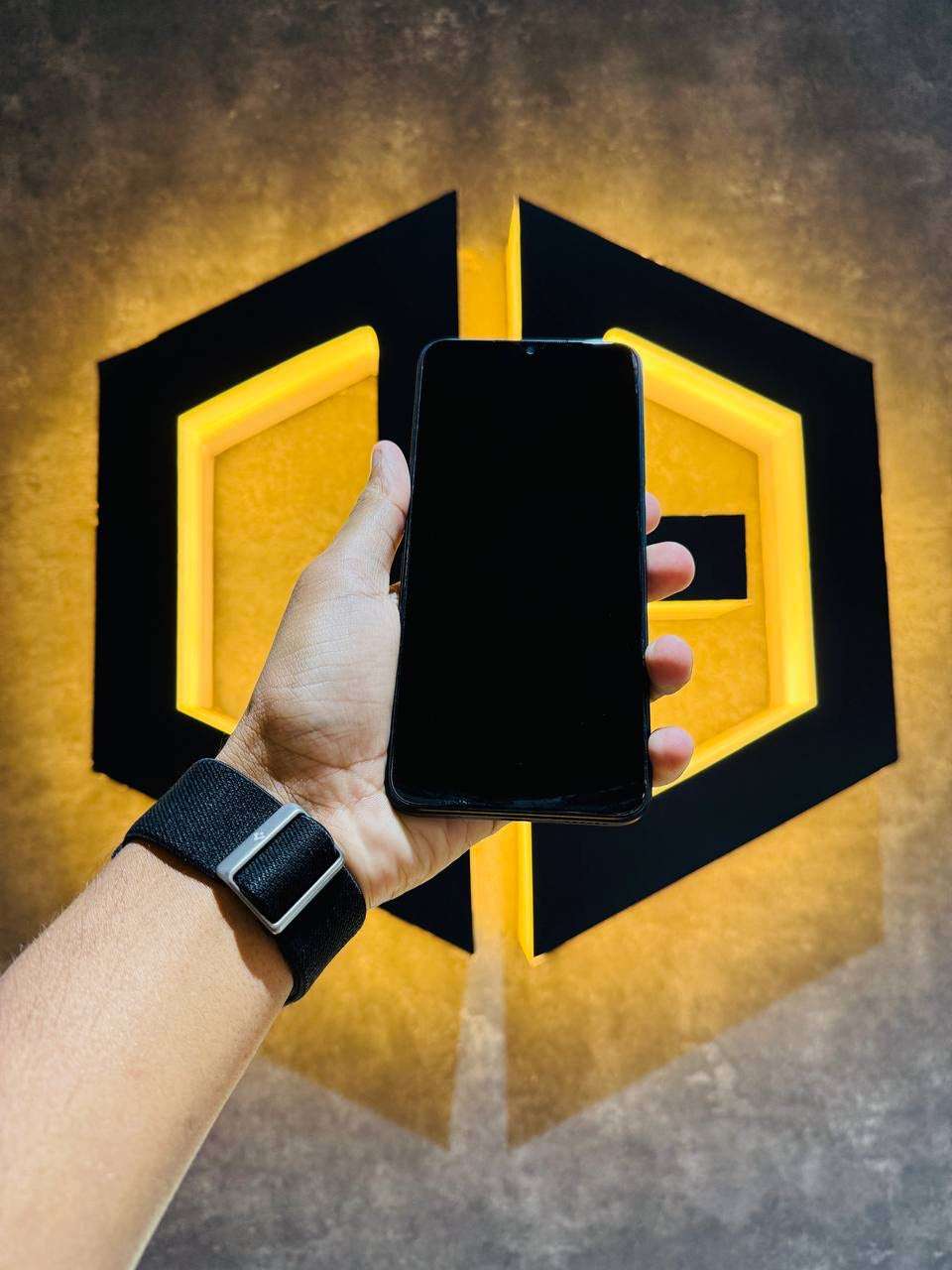 Redmi Note 11R 8+256GB - BLACK - Code (50209) - The Digital Hub