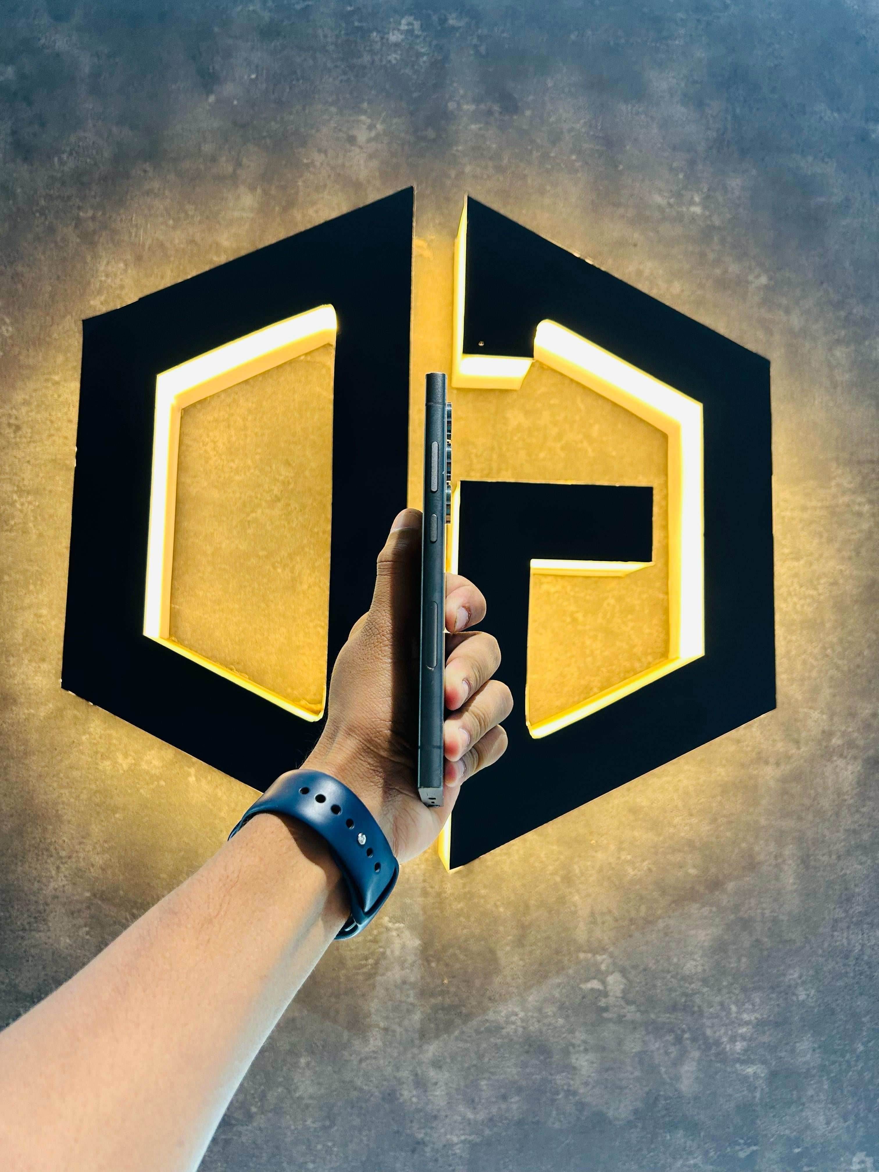 Samsung S24 Ultra 12+256Gb - Black Titanium - Item Code (45157) - The Digital Hub