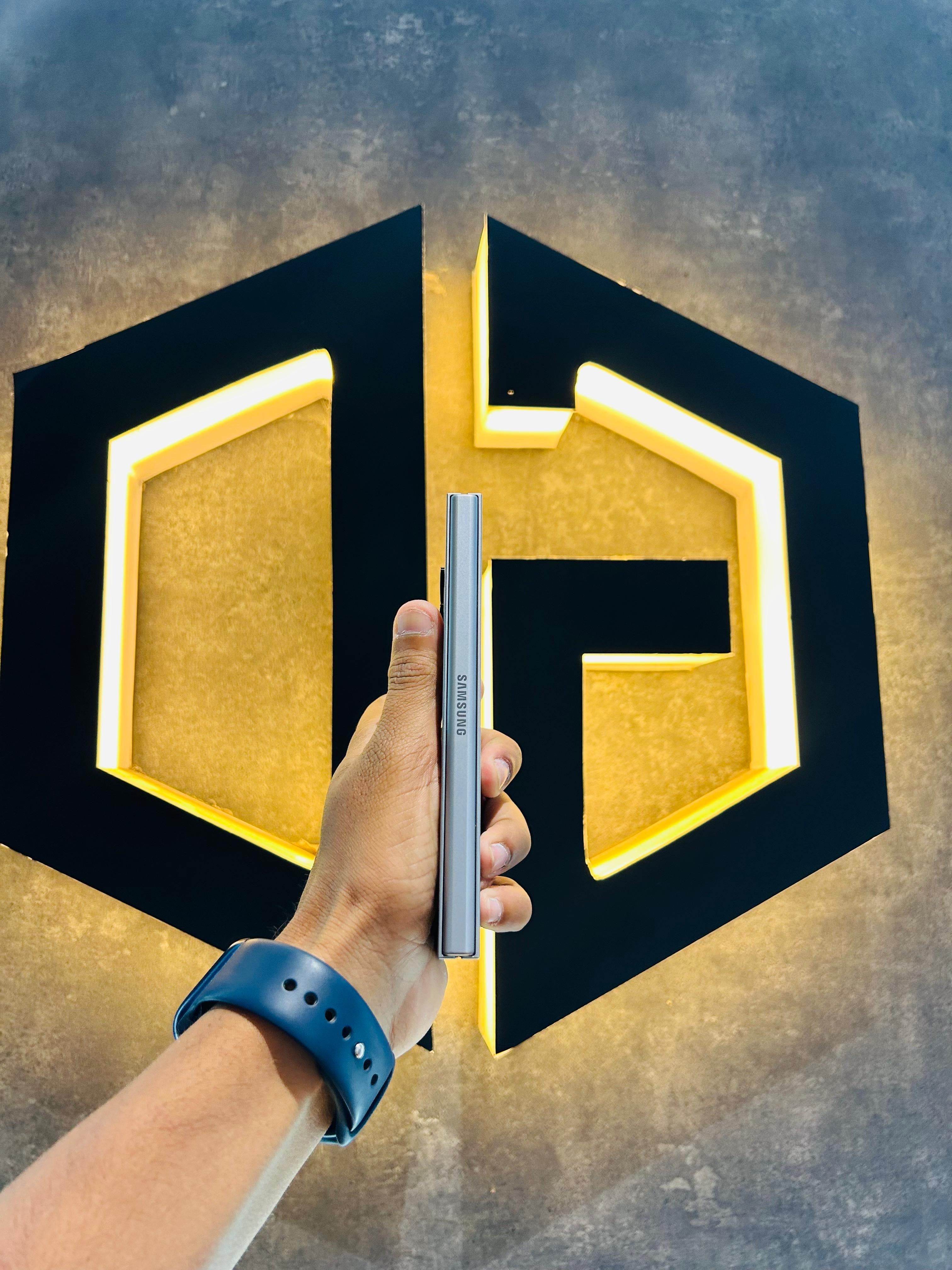 Samsung Z Fold 6 12+256GB - SILVER - Item Code (04688) - The Digital Hub