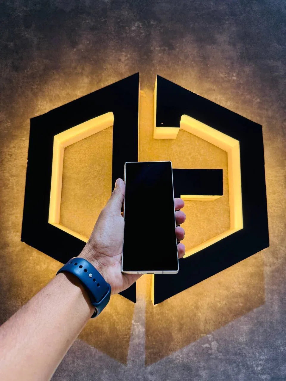 Samsung Z Fold 6 12+256GB - WHITE - Code (34185) - The Digital Hub