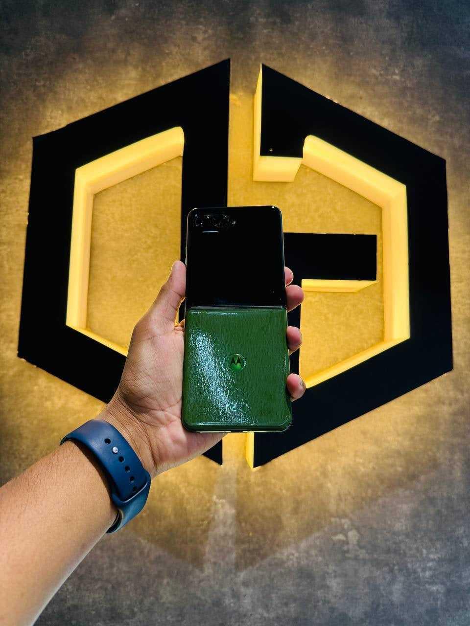 Motorola Razr 50 Ultra 12+512GB - GREEN - Code (44519) - The Digital Hub