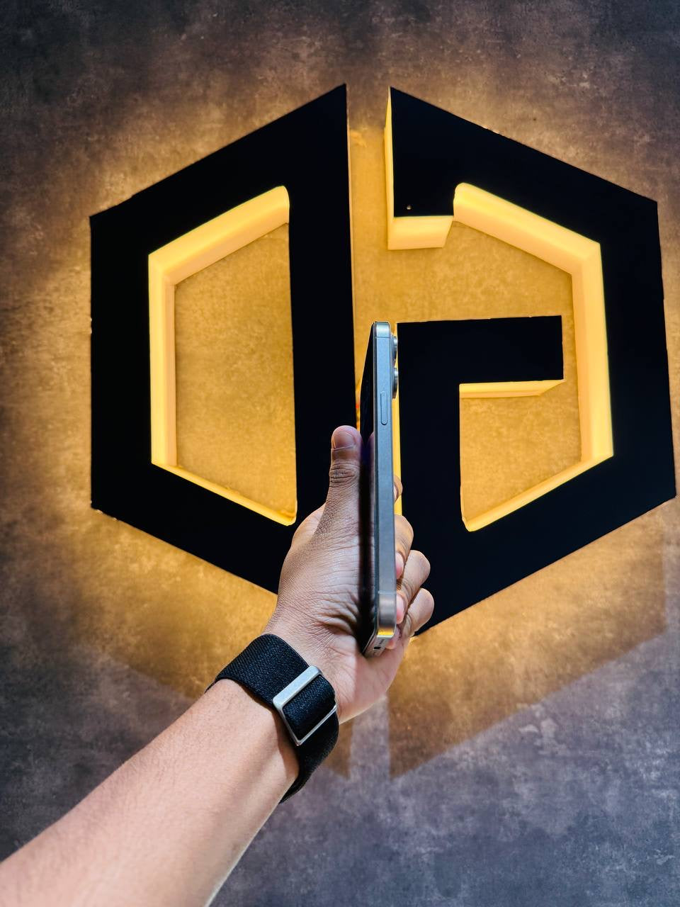 Apple iPhone 15 Pro Max 512GB - NATURAL TITANIUM - Code (79639) - The Digital Hub