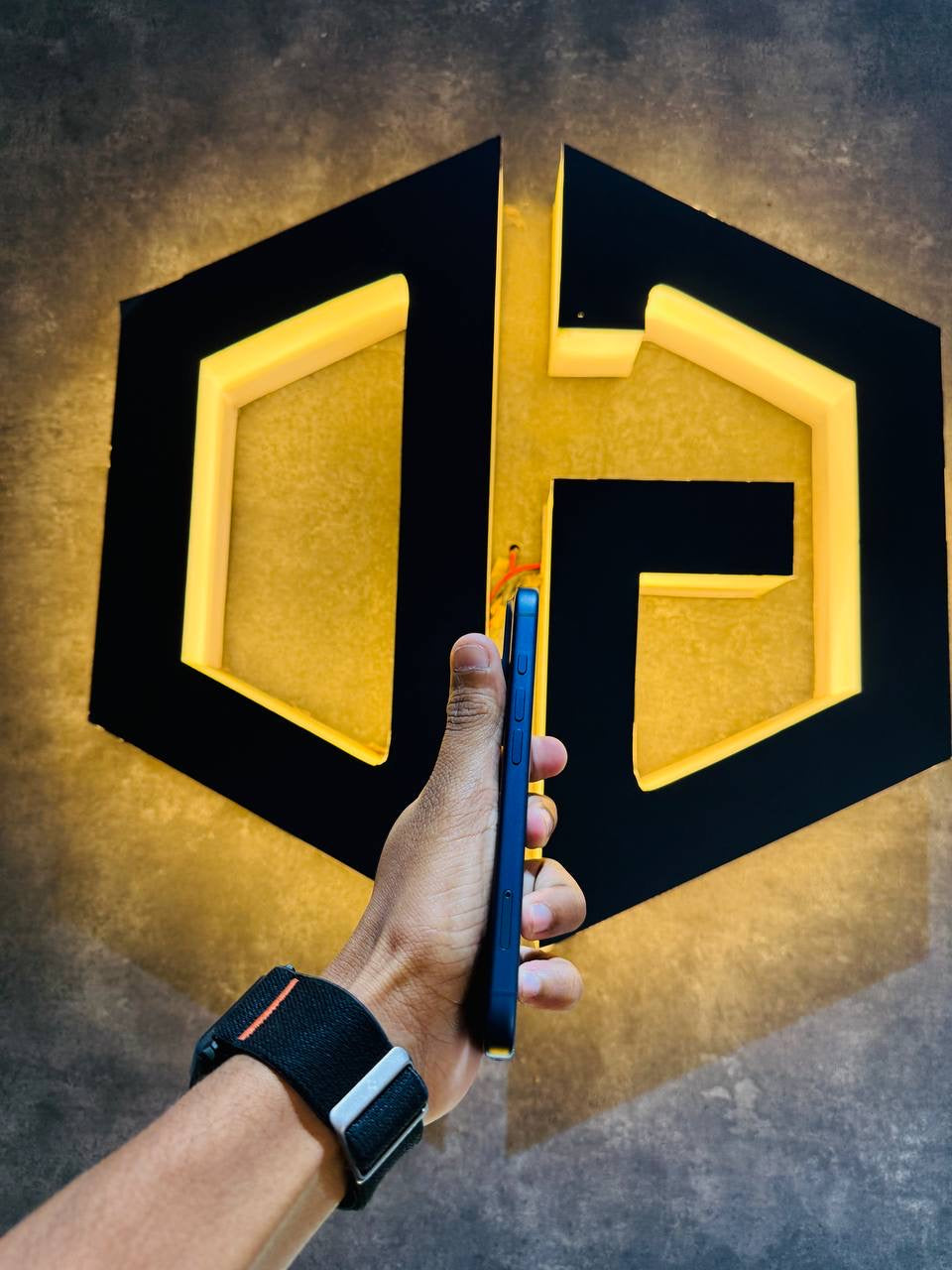 Apple iPhone 17 Pro 256GB - BLUE - Code (28220)