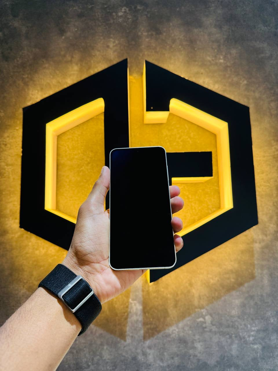 Samsung S24 8+256GB - YELLOW - Code (29639) - The Digital Hub